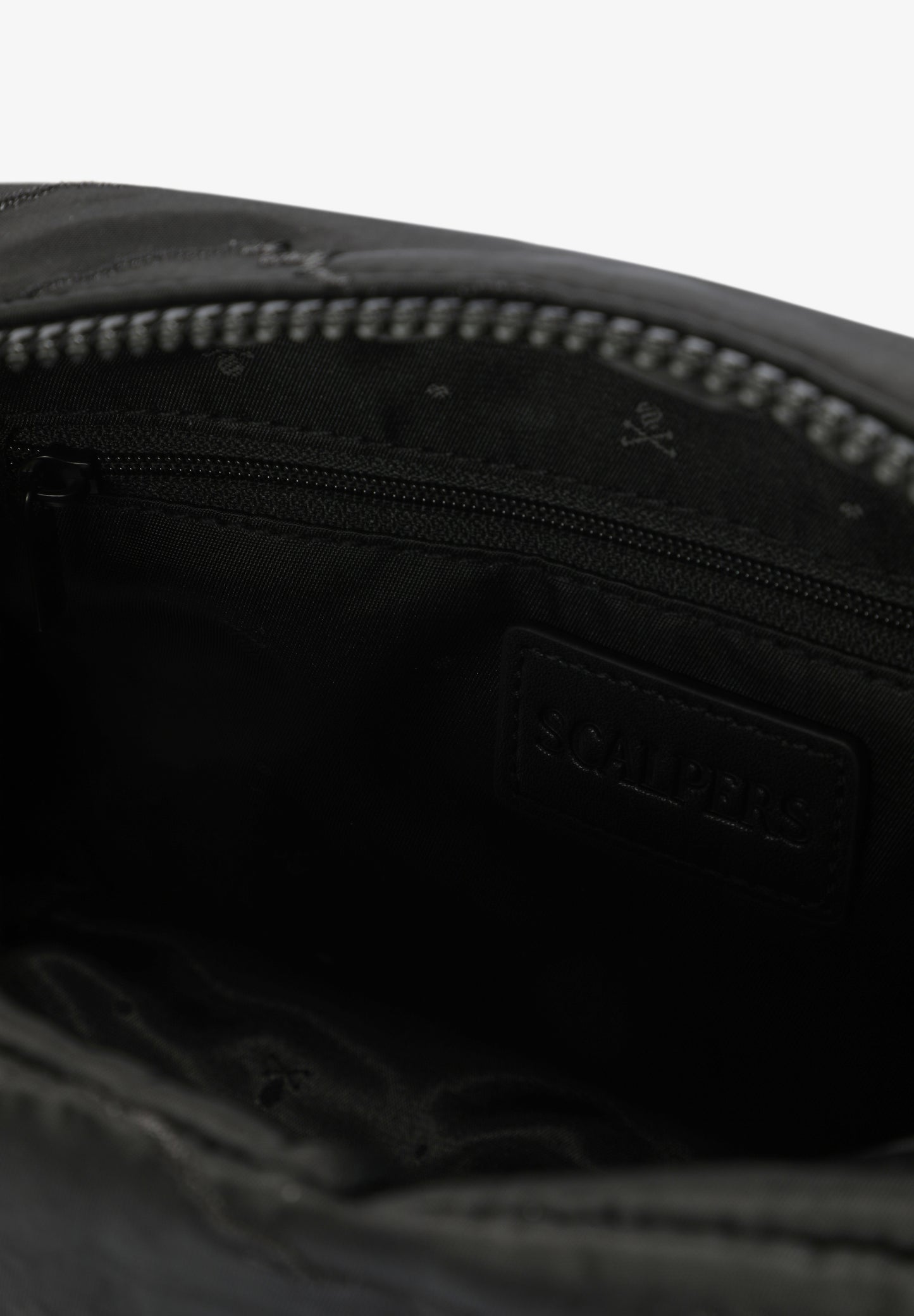 BOLSO BANDOLERA RELIEVE COSTURAS